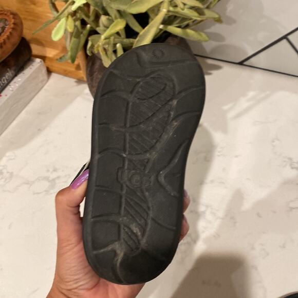 Ugg sports yeah slide black summer beach vacation comfortable size 12 Toddler - Picture 7 of 7